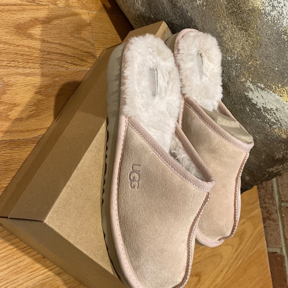 Authentic UGG Keegan Slippers Woman SZ 6 Baby Pink Color - Picture 5 of 14